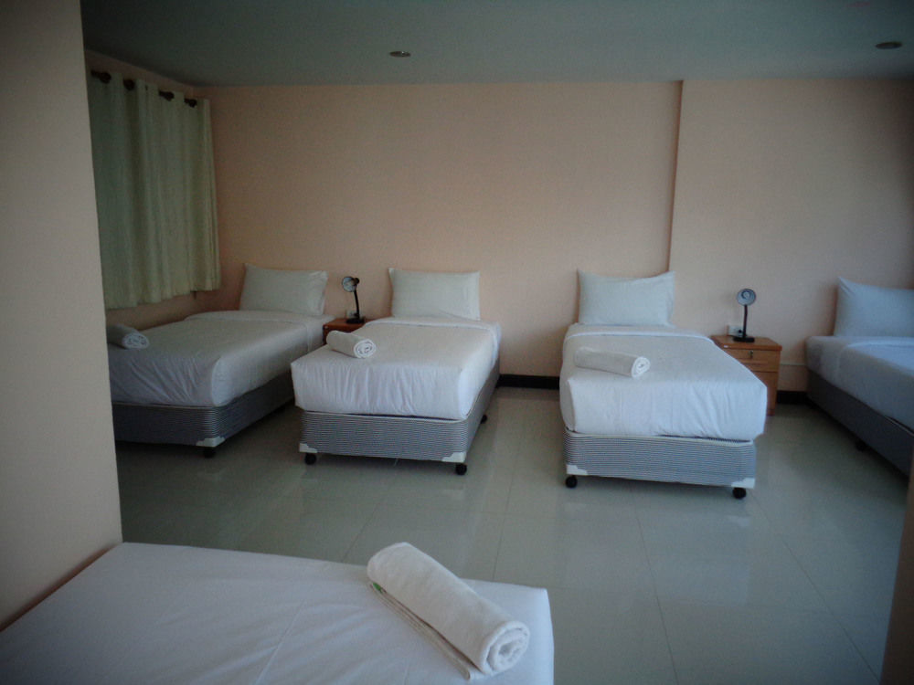 Bgw Phuket Hostel Patong Exterior photo